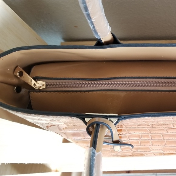 Classy & Elegant Embossed Crocodile Tote Bag - Picture 3 of 5